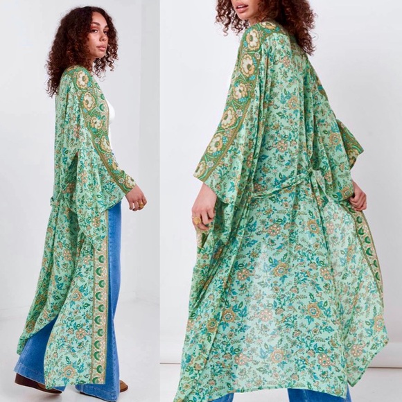πΊπHPππΊ NWT Spell & The Gypsy Folk Song Kimono Robe Sage - Picture 9 of 16